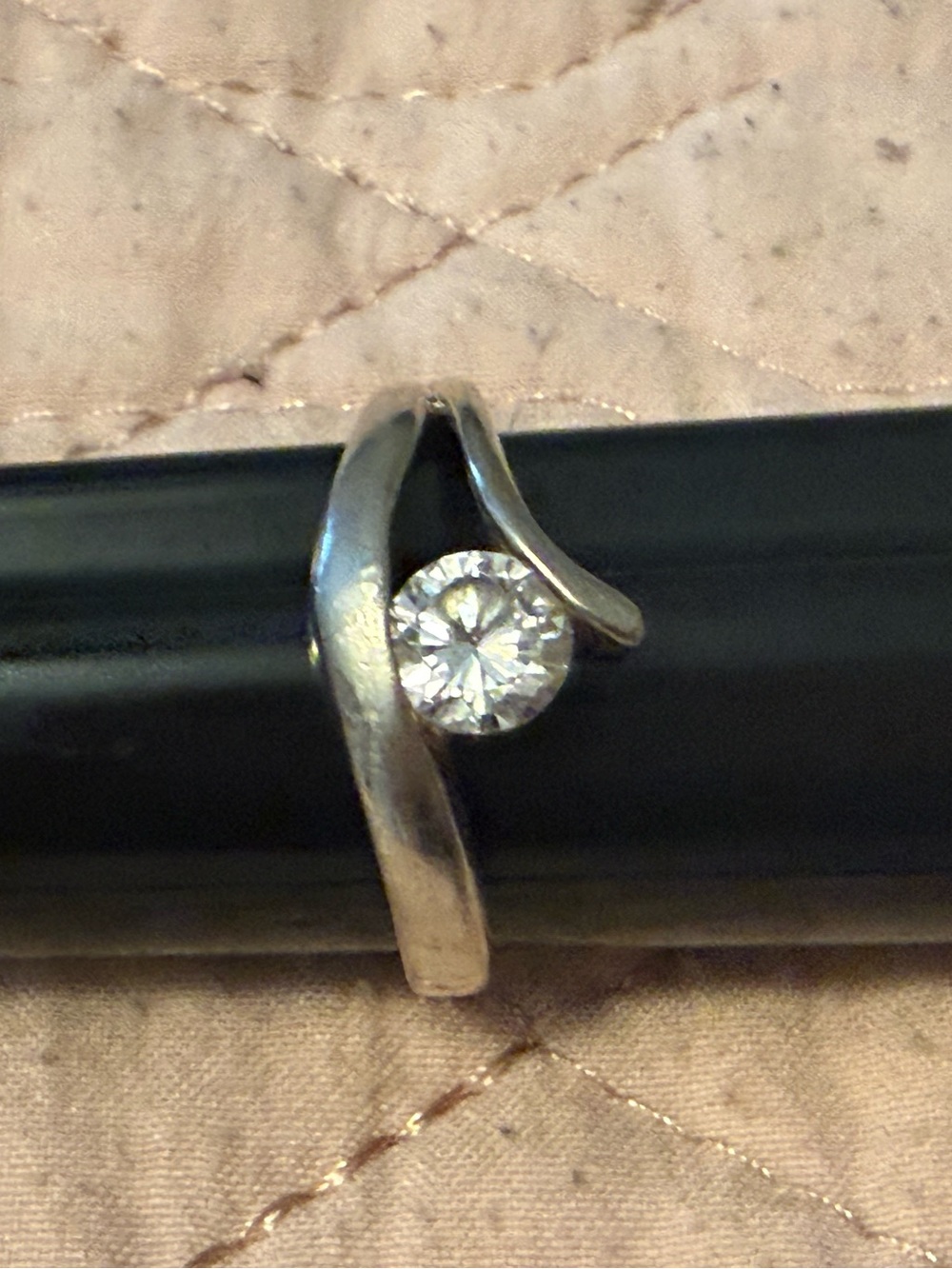 925 Sterling Silver Solitaire Twist Ring with Clear Stone
